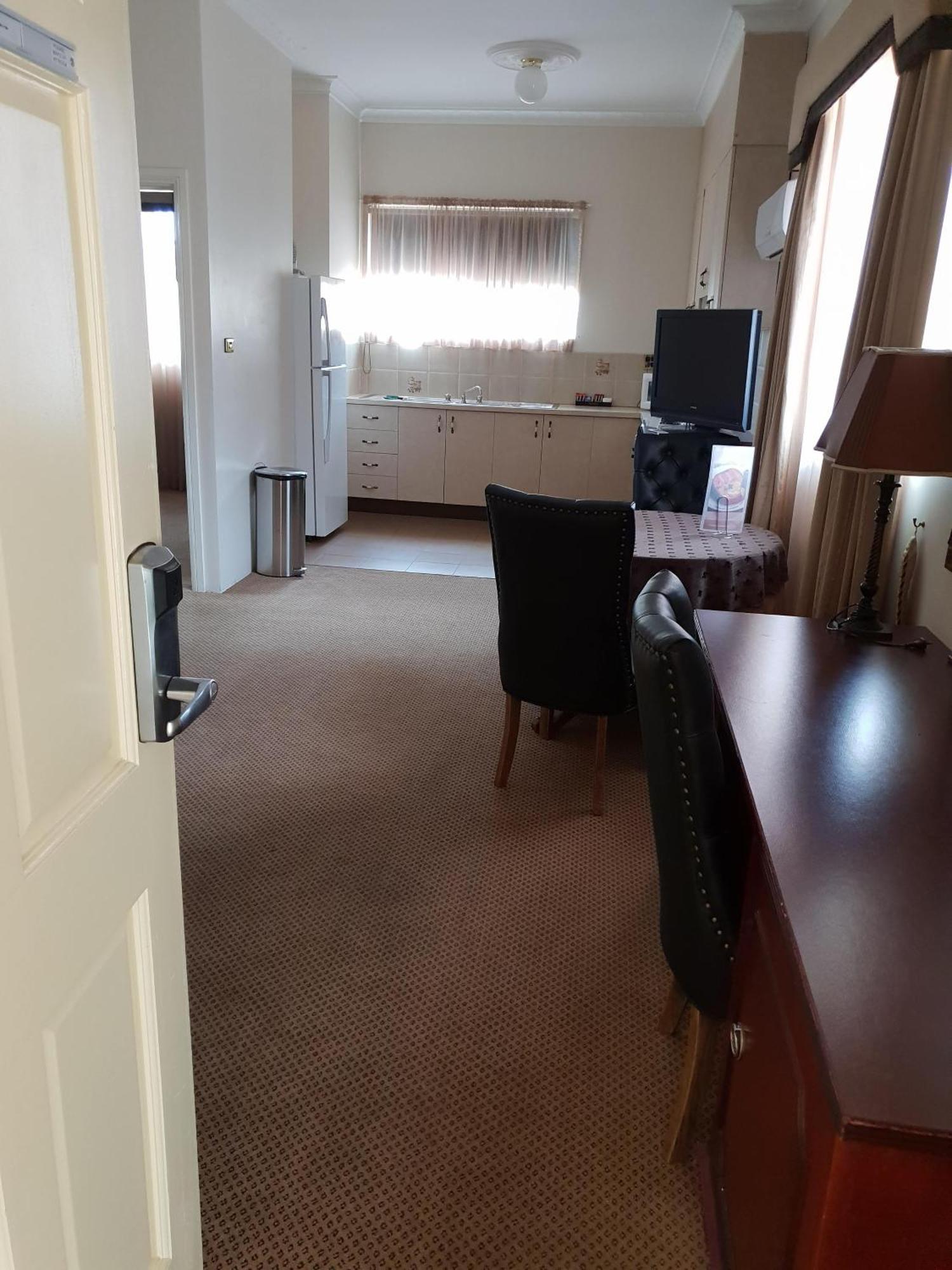 Australian Heritage Motor Inn Dubbo Quarto foto
